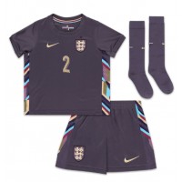 Camiseta Inglaterra Kyle Walker #2 Visitante Equipación para niños Eurocopa 2024 manga corta (+ pantalones cortos)